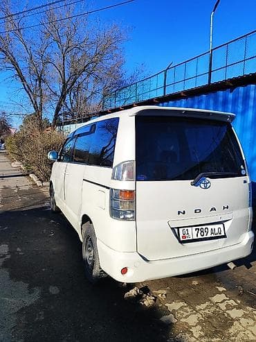 фары на тайота ист: Toyota Voxy: 2003 г., 2 л, Автомат, Бензин, Минивэн — 5