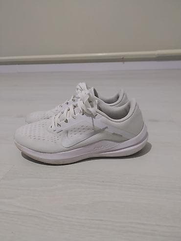 Жеке буюмдар: Белые кроссовки Nike для бега и повседневной носки. Лёгкая низкая — 2