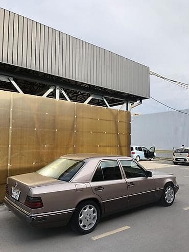 124 салон: Mercedes-Benz W124: 1994 г., 2.2 л, Автомат, Бензин, Седан — 1