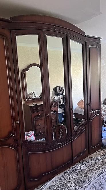 Спальные гарнитуры: Спальный гарнитур, Б/у, Двуспальная кровать, Шкаф, Комод, МДФ, Самовывоз, цвет - Коричневый — 5