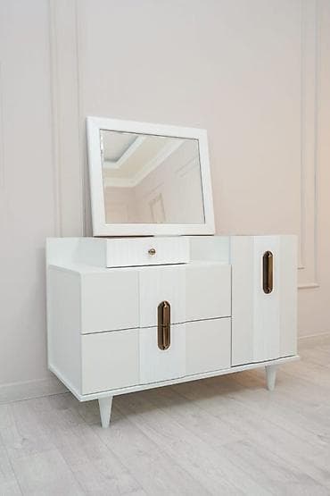 dinner table: Спальный гарнитур в современном стиле, белый, с акцентами под золото — 3