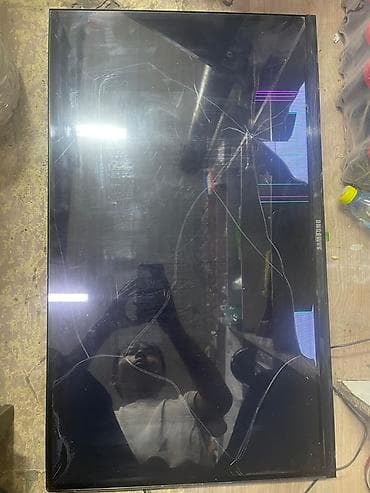 Техника и электроника: Телевизор Samsung (плазменная/ЖК панель), диагональ ориентировочно — 7