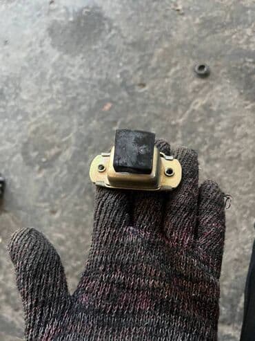 кованые диски из японии: Mitsubishi Chariot Grandis ограничитель двери, Митсубиси Шариот — 3