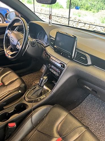 Транспорт: Hyundai Veloster: 2019 г., 1.6 л, Робот, Бензин, Хэтчбэк — 7