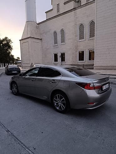 Транспорт: Lexus ES: 2018 г., 2.5 л, Гибрид — 2
