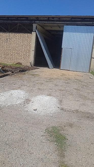 токмок недвижимости: Сдается помещение в городе Токмок. Два отдельных блока: - 190 м² - — 1