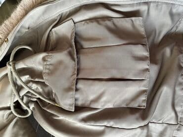 теплый и удобный: Куртка теплая почти новая, я носила её всего месяц в конце — 8