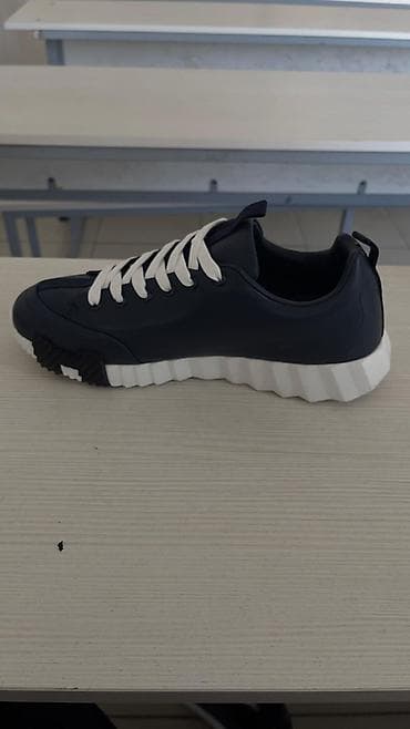 супер модные кеды: Кроссовки от бренда Hermes кожаные темно синие, новые только 1 день — 2