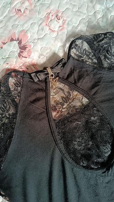 футболка на 15 лет: Футболка, Облегающая модель, Б/у, XS — 2