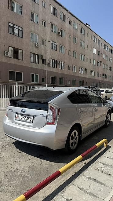 2 4 д: Toyota Prius: 2015 г., 1.8 л, Автомат, Гибрид, Хэтчбэк — 1