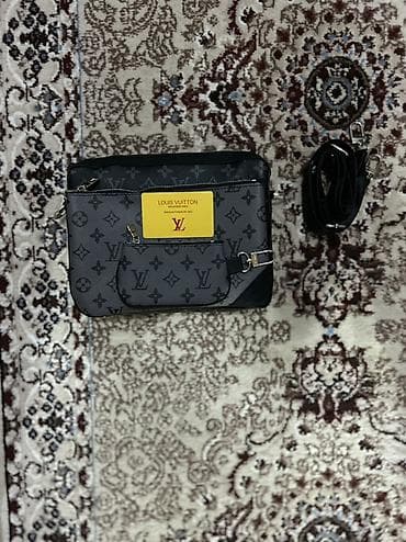 чемодан lv: Классическая сумка, Louis Vuitton, Китай, Материал: Экокожа, Регулируемый ремень, Мужские, Новый — 1