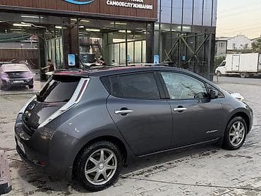 ниссан лиф 2011: Nissan Leaf: 2013 г., Электромобиль, Хэтчбэк — 4