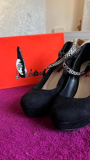 бу чехол: Туфли 38-38,5 одевали 1 раз на выпускной в помещении. Срочно! — 1