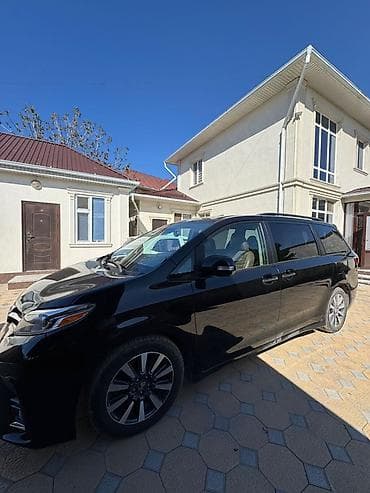 id 4: Toyota Sienna: 2019 г., 3.5 л, Автомат, Бензин, Минивэн — 1