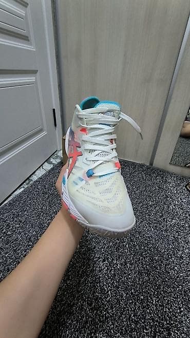 волейболный красовка: Кроссовки Asics для зала/кортов - Модель: Asics (серия court/indoor; — 3