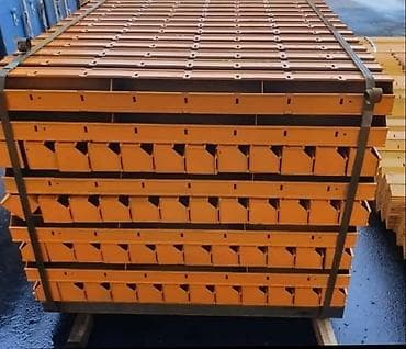 p 10: Щиты опалубки, выполненные из прочного материала и окрашенные в яркий — 3