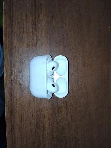 bluetooth headphones: Беспроводные наушники с и мышеа зарядным кейсом (форм-фактор — 3