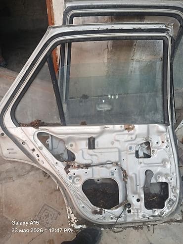 corolla 2004: Дверь Комплект Toyota — 2