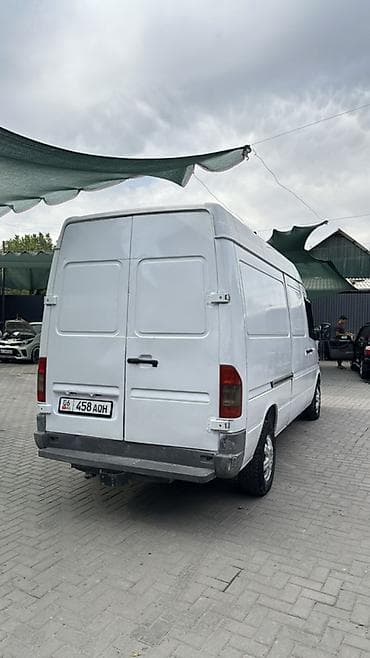 b class: Легкий грузовик, Mercedes-Benz, Б/у — 4