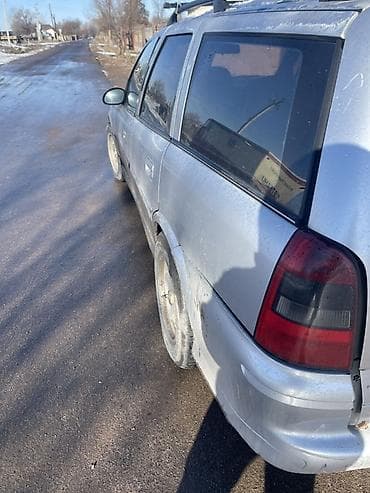 subaru impreza sti: Opel Astra: 2002 г., Универсал — 2
