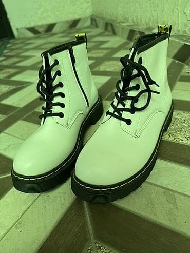 Ботинки, 38, Новый, цвет - Белый, Самовывоз