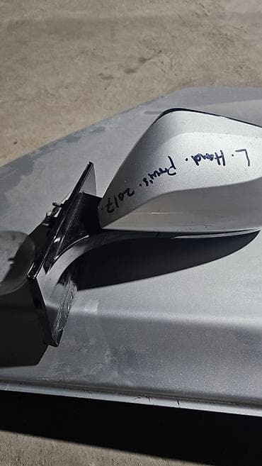 Боковое левое Зеркало Toyota Б/у at lalafo.kg Боковое левое Зеркало Toyota Б/у