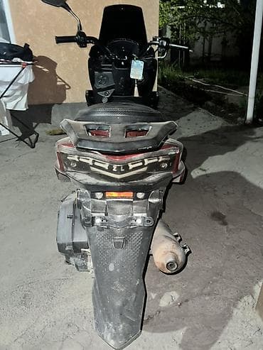 gilera runner: Макси-скутер 160 куб. см, Бензин — 5