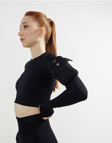 защита от дождя: Водонепроницаемая сумка на руку для бега Очень удобно сидит, лёгкая — 3