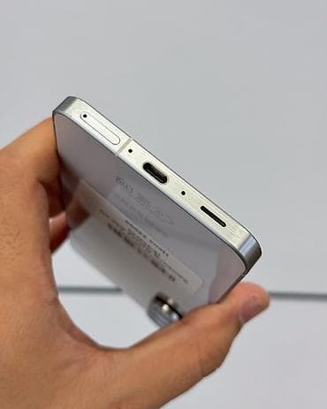 Техника и электроника: Samsung Galaxy A56 5G, Б/у, 256 ГБ, цвет - Белый, В рассрочку, 2 SIM, eSIM — 5