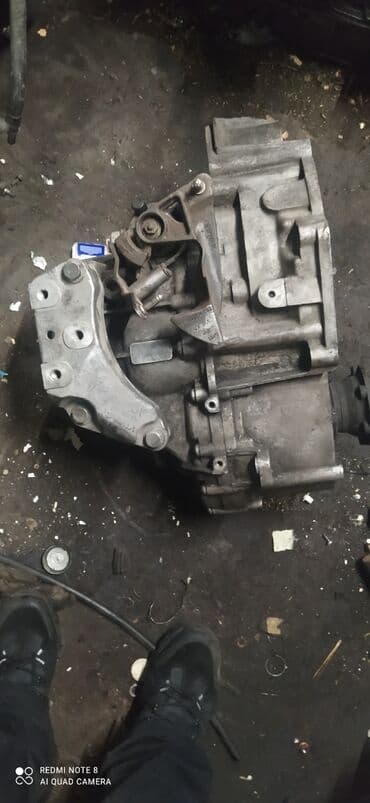 Детали КПП и трансмиссии: Volkswagen tiguan коробка механика 2010год — 1