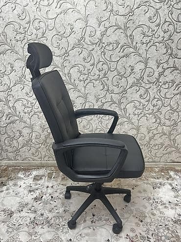 офисные стулья ош: Офисное кресло, Новый, С колесиками, цвет - Черный, Экокожа, Самовывоз — 5