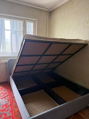 queen: Двуспальная кровать с подъемным механизмом и большим бельевым ящиком — 2