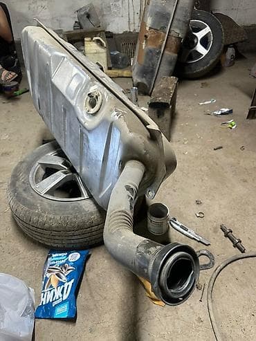 Топливный бак Mercedes-Benz
