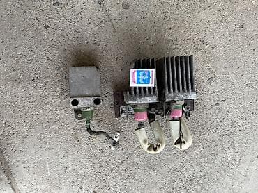 выпрямитель: Силовые мощные диоды (2шт) с массивными ребристыми радиаторами — 2