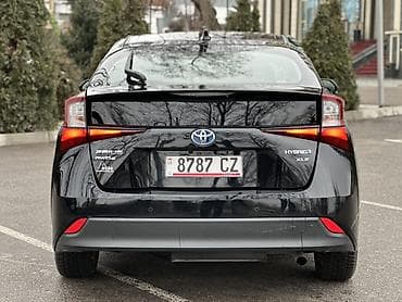 тайота хетчбек: Toyota Prius: 2019 г., 1.8 л, Вариатор, Гибрид, Лифтбек — 5