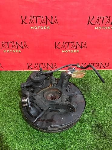 индикатор биения: Ступица Toyota Avensis AZT250 передний правый — 2