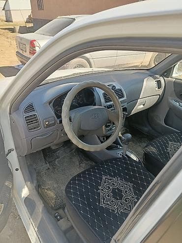 Hyundai Accent: 2000 г., 1.3 л, Автомат, Бензин, Седан