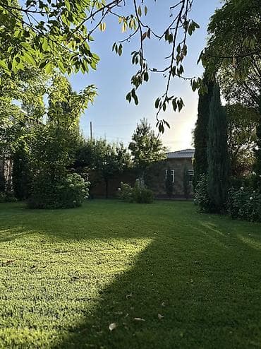 садовники: Садовник: сеем газон,полив, уборка, обслуживание домов раз неделю — 2