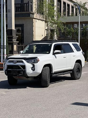 toyota 4ranner: Toyota 4Runner: 2023 г., 4 л, Автомат, Бензин, Внедорожник — 2