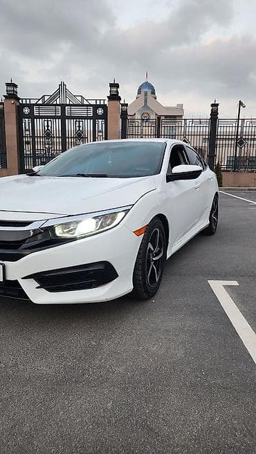 Honda Civic: 2017 г., Седан