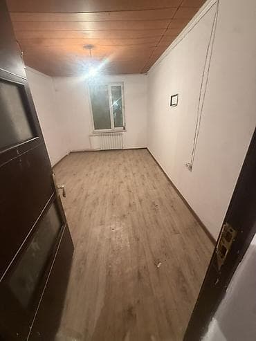 в туалет: Ак ордо конушунан Гагарина жолго жакын бут автобустар каттайт 2 ком — 5