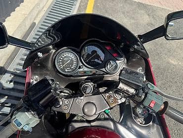 диск сцепления: Спортивный мотоцикл Kawasaki zzr1100 в красном цвете. Основные — 4