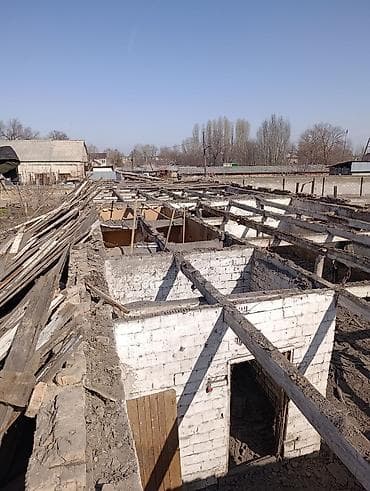 район кирпичный: Продам разбор кирпичного строения под демонтаж. - Материал стен — 1