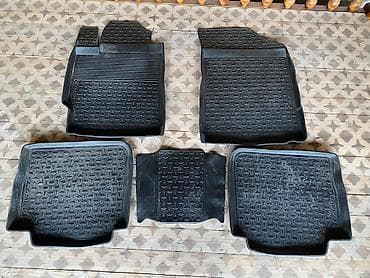 ремонт w124: Родные Резиновые Полики Для салона Toyota, цвет - Черный, Б/у, Самовывоз — 1