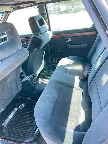 Унаа сатуу: Audi 100: 1990 г., 1.8 л, Кол менен иштөөчү, Бензин, Седан — 9