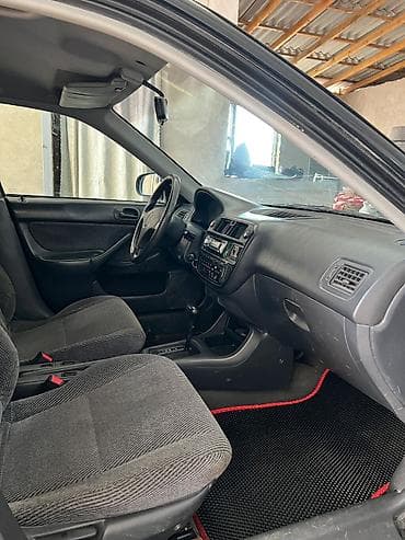 small car: Honda Civic: 1998 г., 1.4 л, Автомат, Бензин, Седан — 3