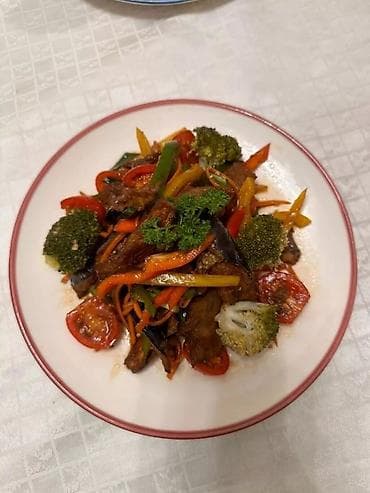 софиты свет: Ассорти блюд для кейтеринга/ресторана: мясо на мангале, горячие — 4