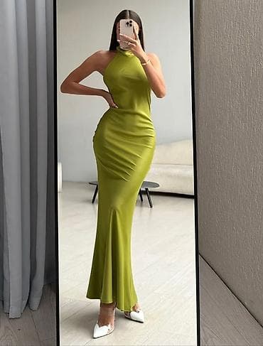 Личные вещи: Вечерние платья макси 1) Платье-халтер, салатовый лайм - Длина — 2