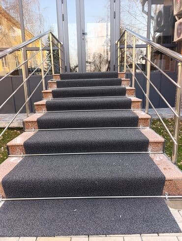 шкаф и комод с зеркалом: Искусственная трава и напольные покрытия в размеры 0.80см — 4