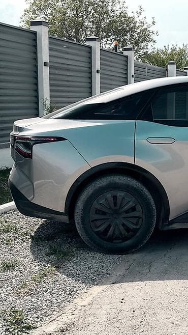 байди машина: Toyota bZ3: 2023 г., 1.5 л, Робот, Электромобиль, Седан — 5